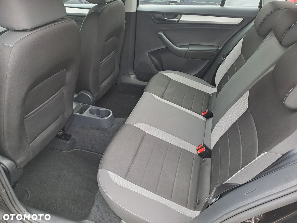 Skoda RAPID 1.0 TSI DSG Active - 21