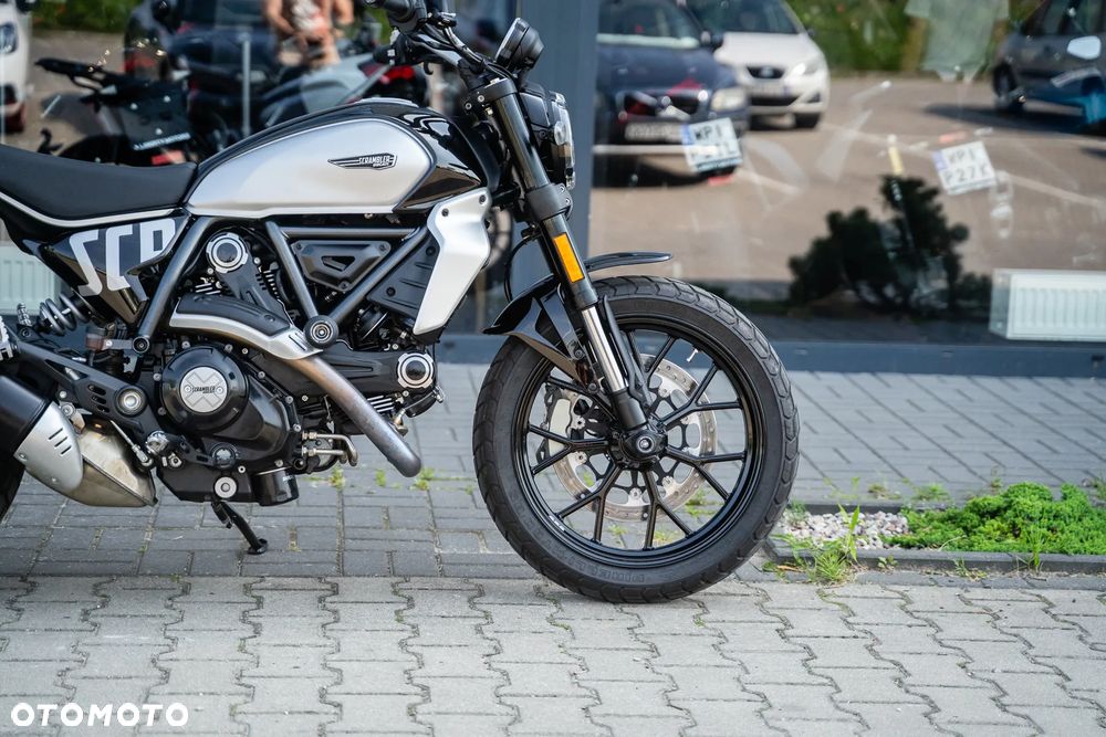 Ducati Scrambler - 9
