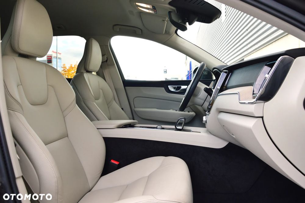 Volvo XC 60 B4 B Core - 16