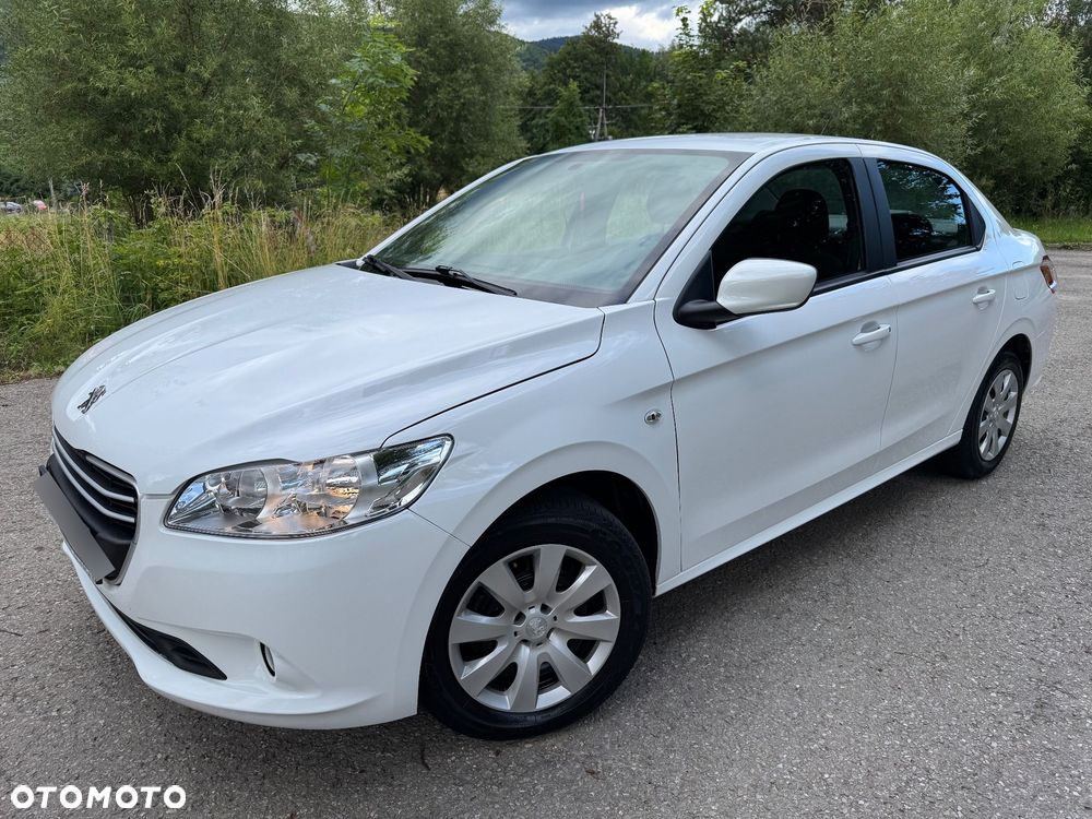 Peugeot 301 1.2 Pure Tech Active - 1