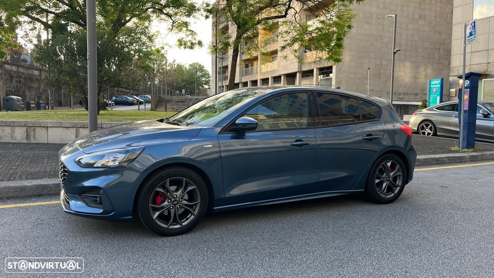 Ford Focus 1.0 EcoBoost MHEV ST-Line X - 2