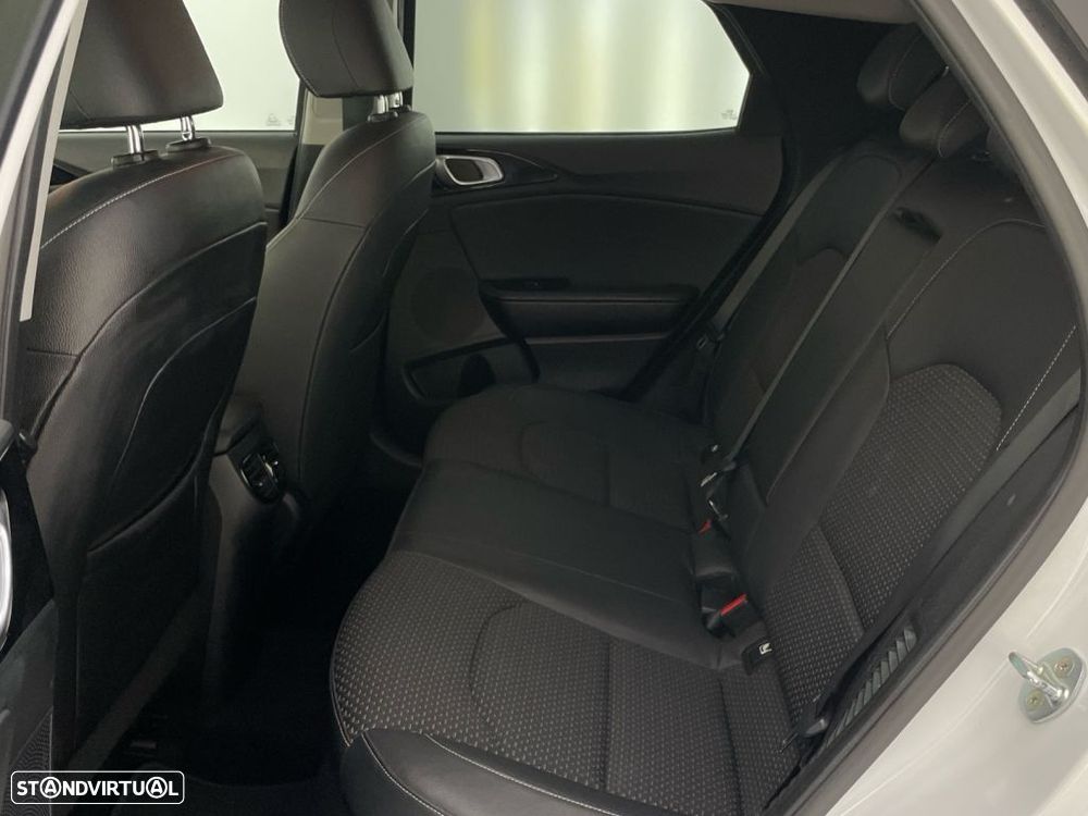 Kia XCeed 1.6 GDi PHEV Drive - 12