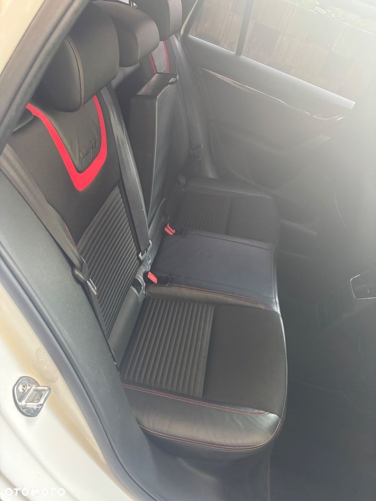 Skoda Octavia 2.0 TDI DSG RS - 16
