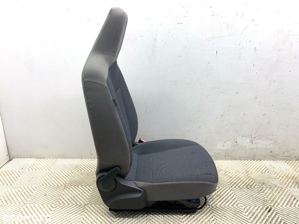 FOTEL PRAWY PRZÓD  VW UP! (121, 122, BL1, BL2, BL3, 123) 2011 - 2022 1.0 55 kW [75 KM] benzyna 2011 - 4