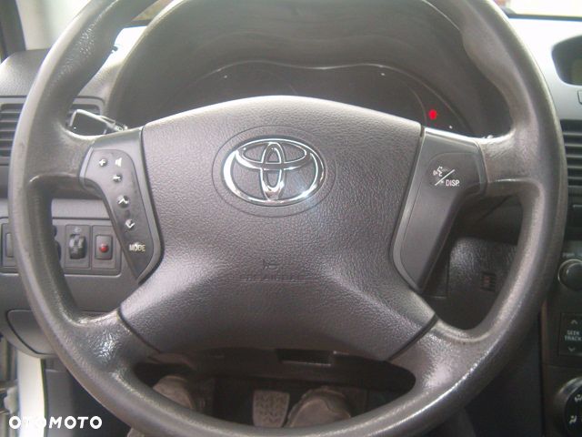 Toyota Avensis - 22