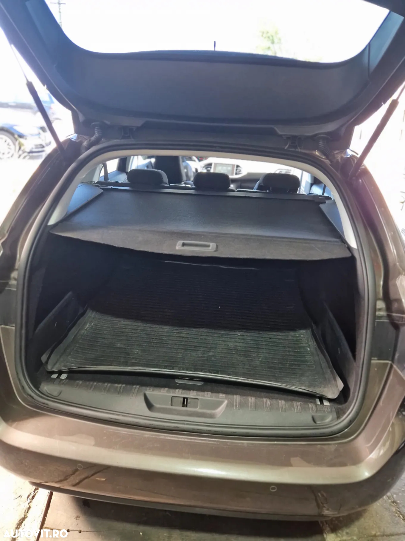 Peugeot 308 1.2 L PureTech Turbo Access - 13