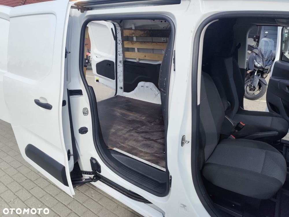 Opel COMBO - 10