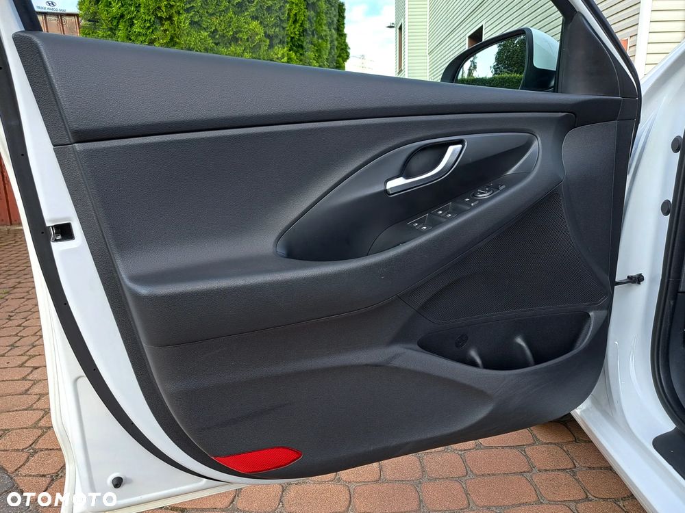 Hyundai i30 1.5 DPI Classic + - 12