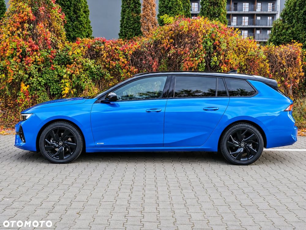 Opel Astra 2023 photo 2