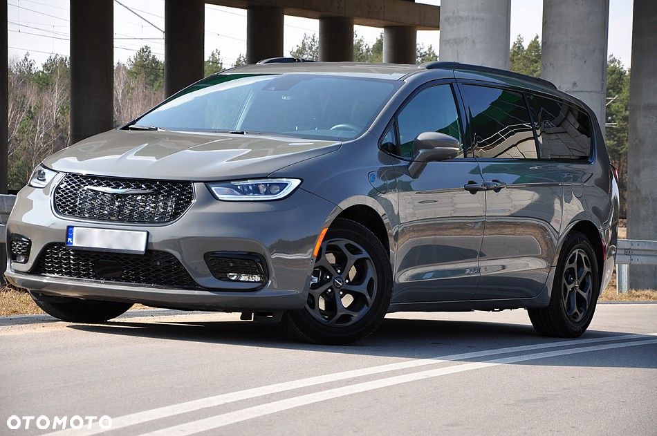 Chrysler Pacifica - 4
