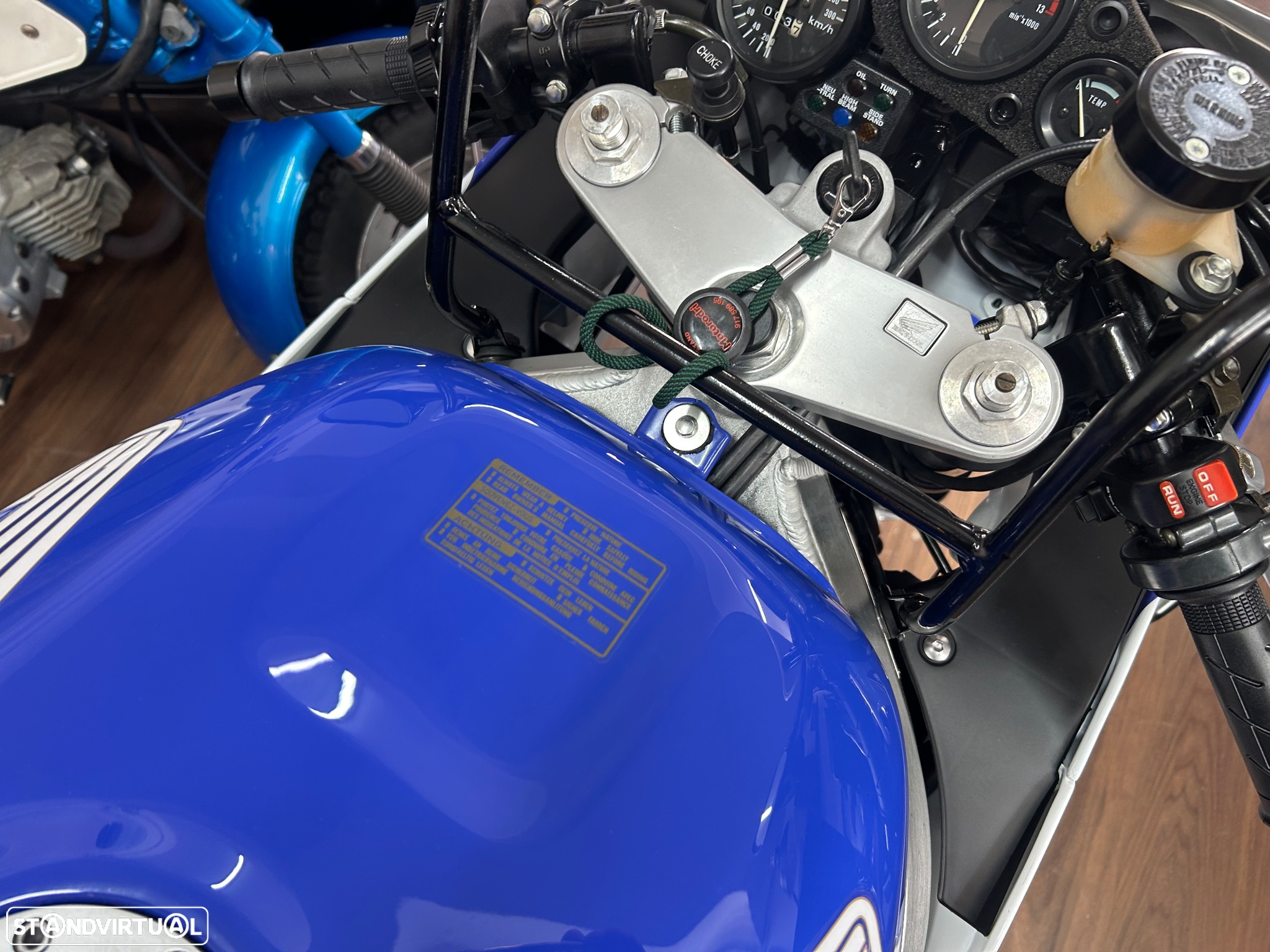 Honda CBR 900 RR Sc28 - 33