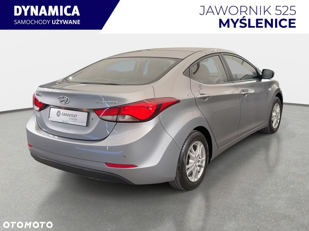 Hyundai Elantra - 9