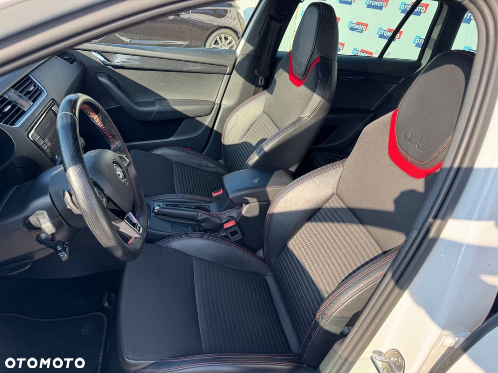 Skoda Octavia 2.0 TDI DSG RS - 28