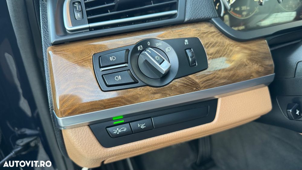 BMW Seria 7 740d - 16