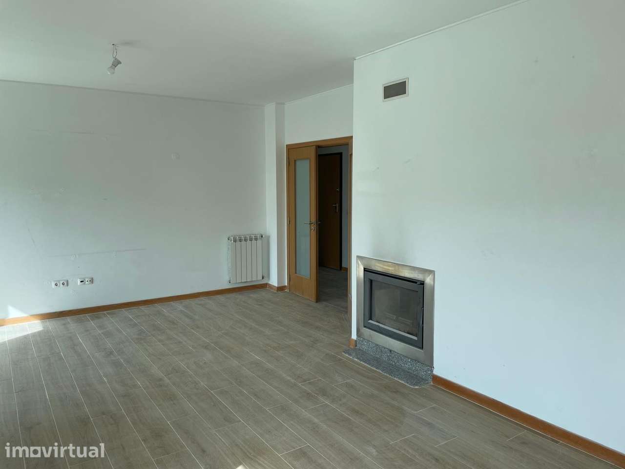 Apartamento T2 com garagem e elevador em Águeda - Grande imagem: 2/9