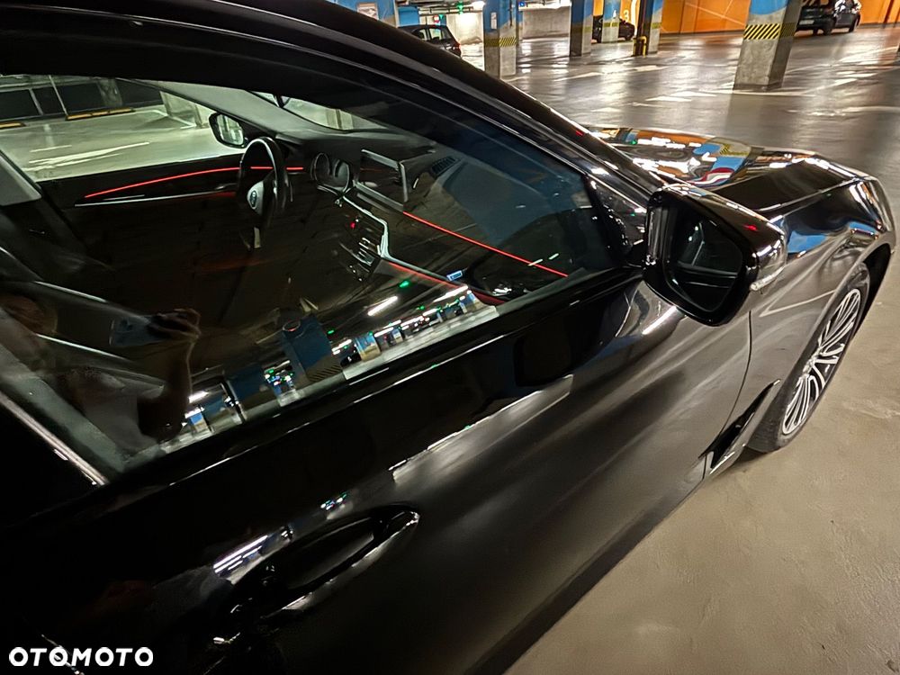 BMW Seria 5 518d Sport Line - 19
