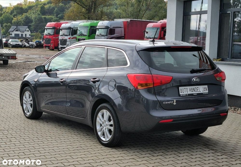 Kia Ceed - 14
