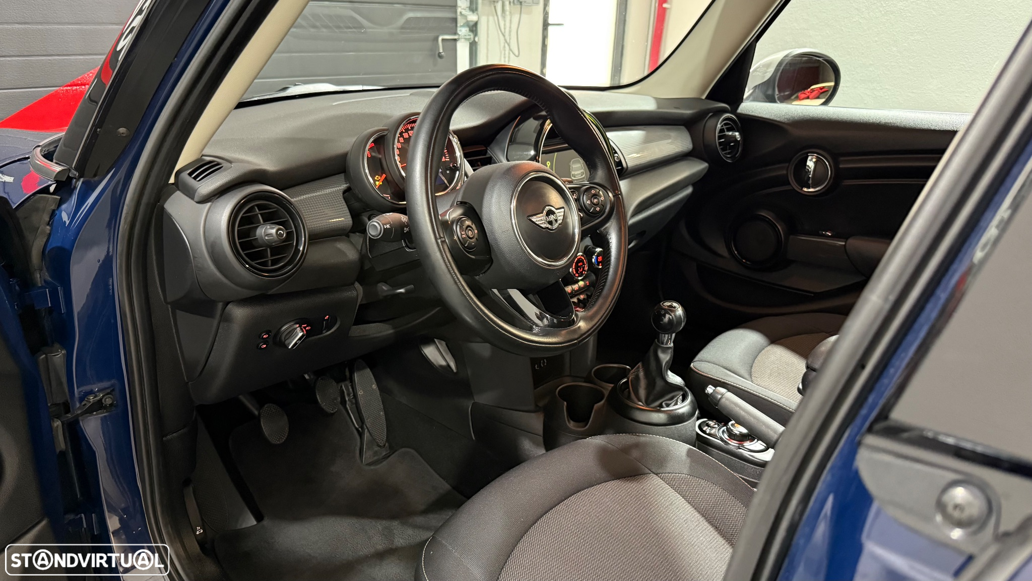 MINI 5 Portas Cooper D - 17