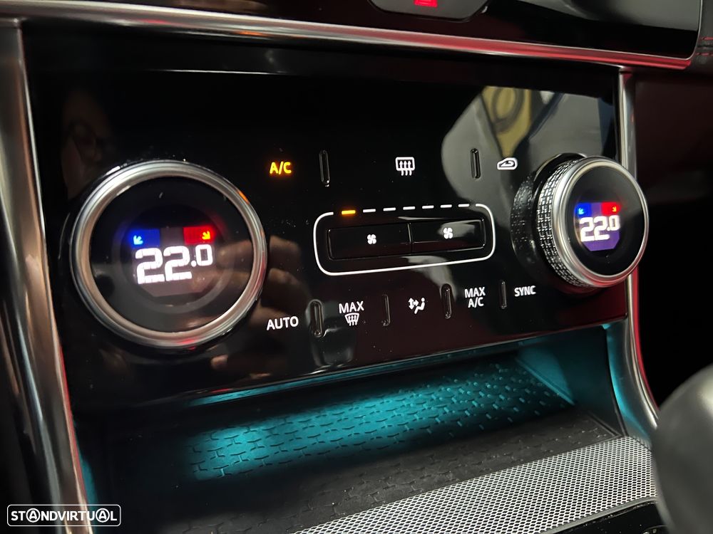 Jaguar XE 2.0 D R-Dynamic S - 27