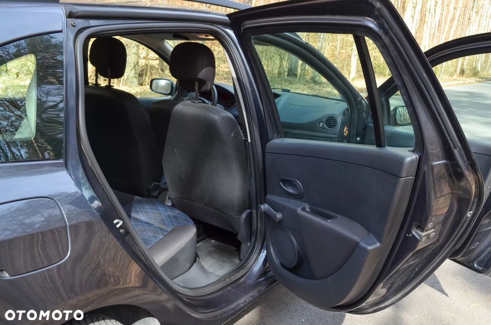 Renault Clio 1.2 16V Wind - 15