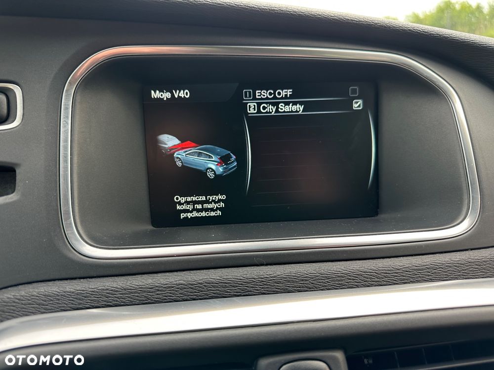 Volvo V40 D2 Momentum - 25