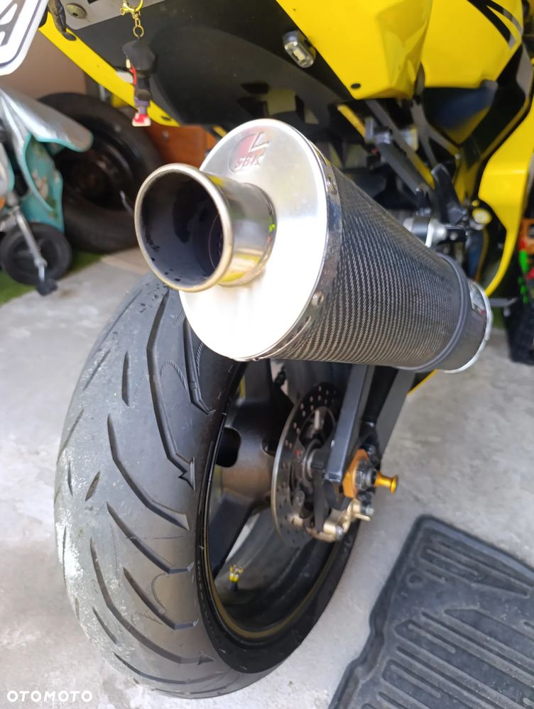 Suzuki GSX-R - 11