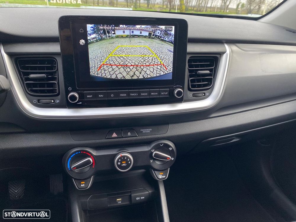 Kia Stonic 1.2 MPi Dynamic - 22