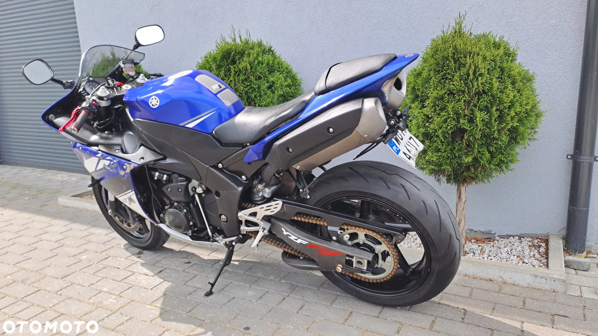 Yamaha R1 - 26