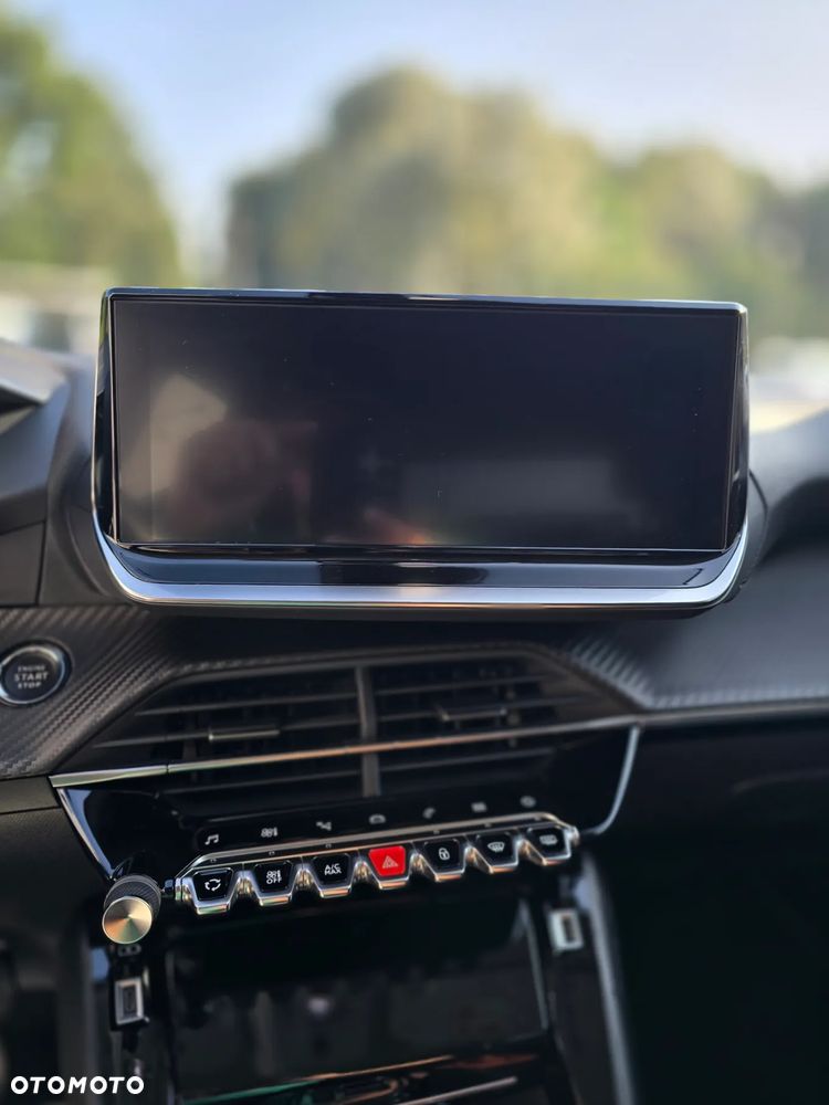 Peugeot 2008 1.2 PureTech Allure S&S EAT8 - 11