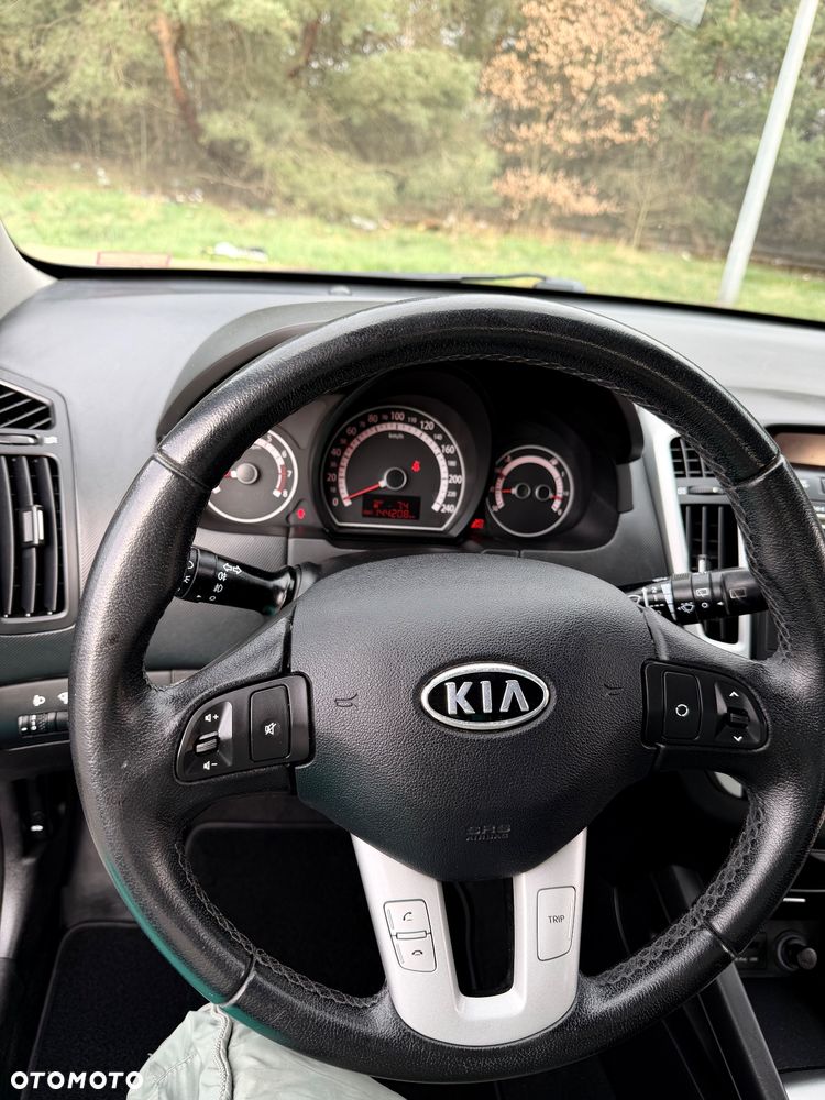 Kia Ceed 1.6 L - 14