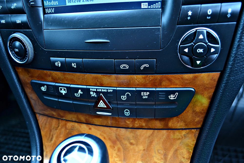 Mercedes-Benz Klasa E 200 Kompressor Automatik Elegance - 33