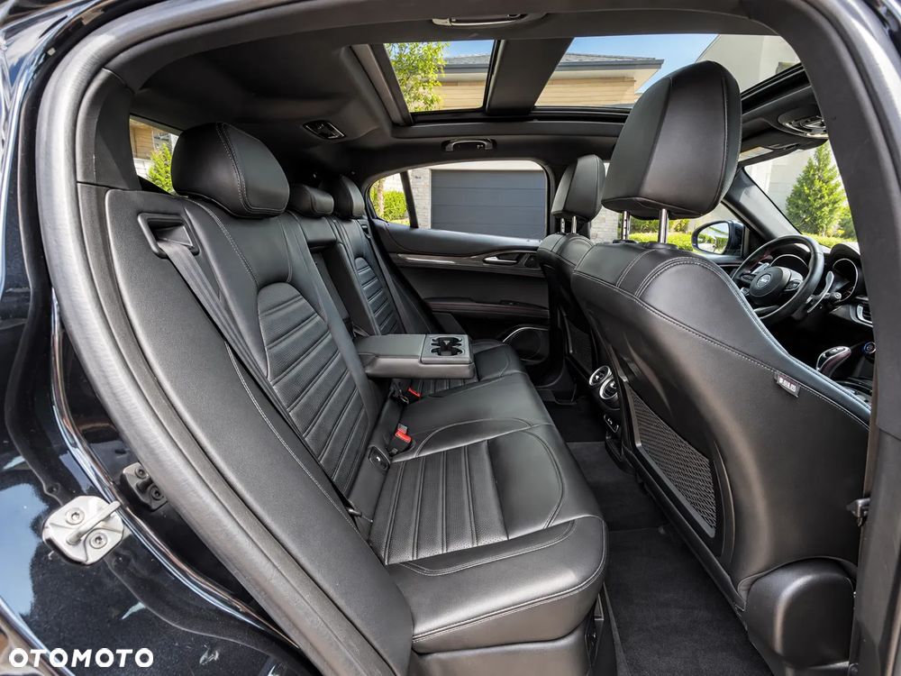 Alfa Romeo Stelvio - 31
