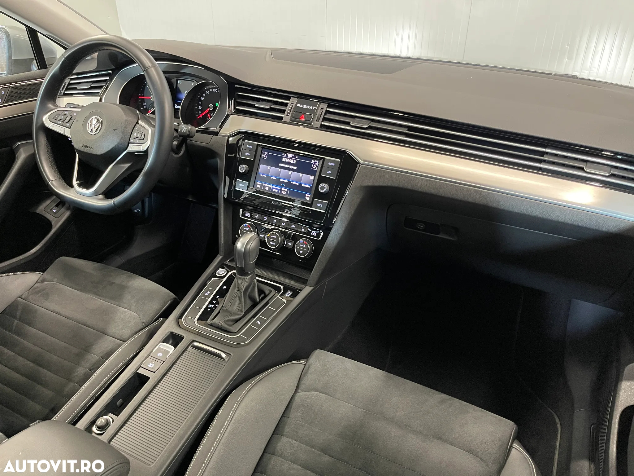 Volkswagen Passat 2.0 TDI DSG Highline - 8
