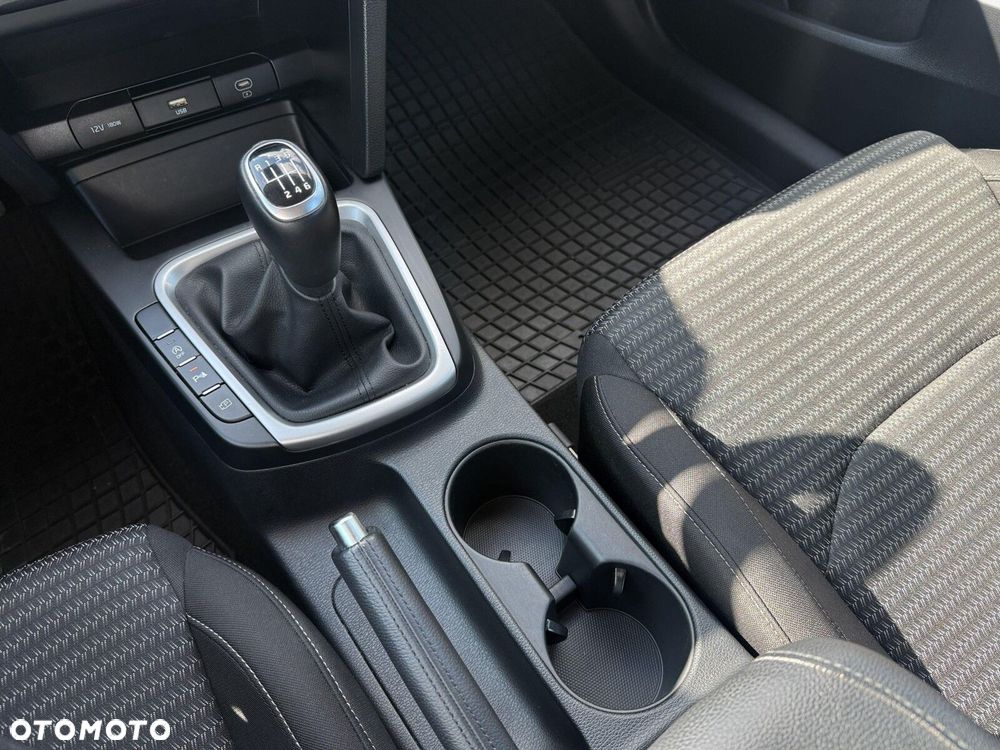 Kia Ceed - 31