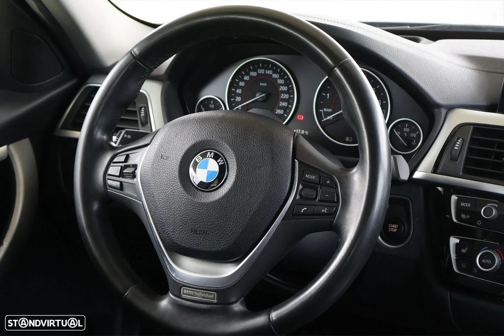 BMW 330 e iPerformance Line Sport - 12