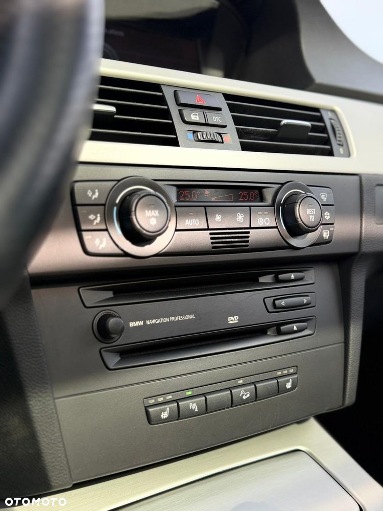 BMW Seria 3 330xi - 15