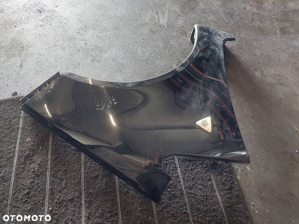 BŁOTNIK LEWY PRAWY PRZÓD + LAMPA LEWY PRAWY PRZÓD MITSUBISHI COLT VI 11H - 10