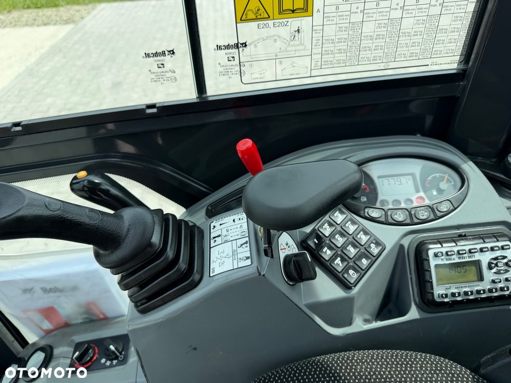 Bobcat E20Z - 11