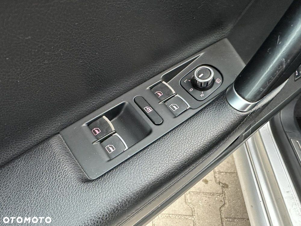 Volkswagen Passat 2.0 TDI DPF DSG Highline - 22