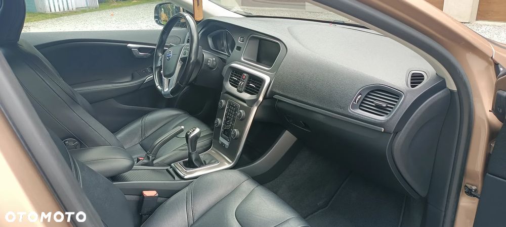 Volvo V40 D4 Summum - 34