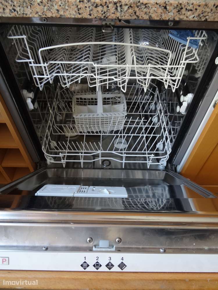 Amadora, Brandoa. Excelente apartamento de 2 assoalhadas com garagem. - Grande imagem: 5/14