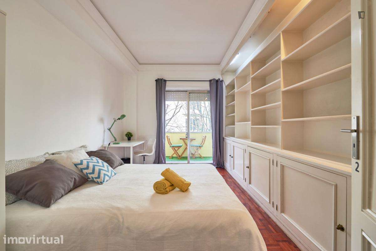 Quarto - localizado em Marquês de Pombal Lisbon - Grande imagem: 2/48