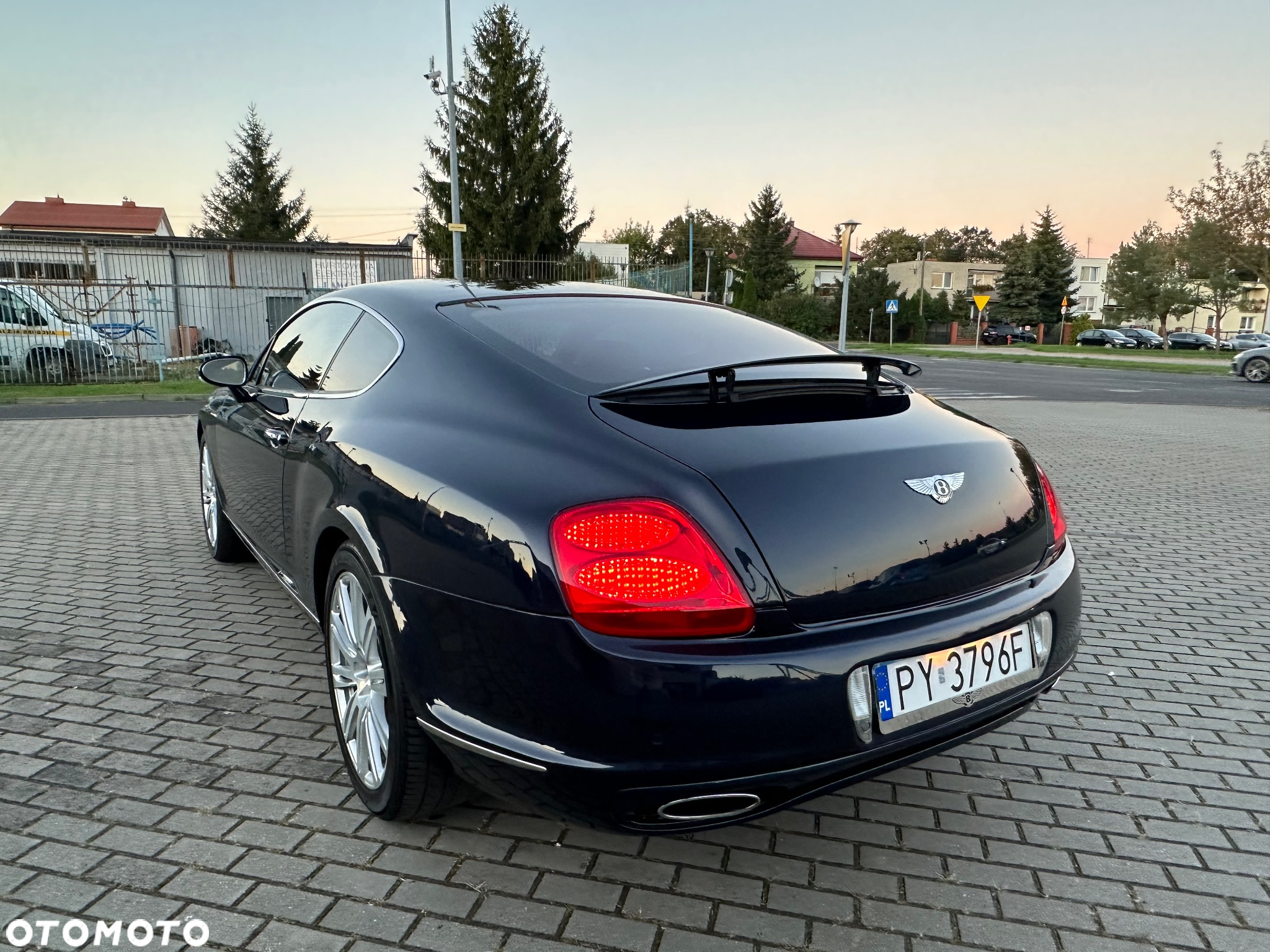 Bentley Continental GT Standard - 23