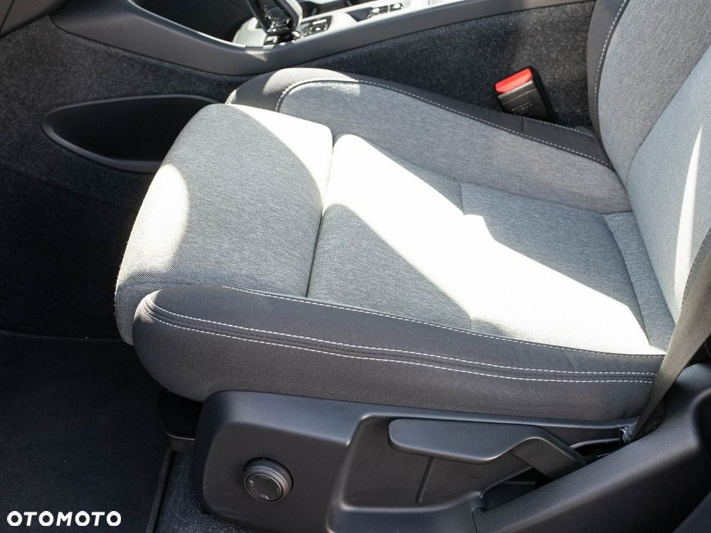 Volvo XC 40 B3 Core - 11
