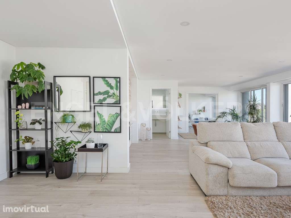 Luminoso T4+1 remodelado em Benfica - Grande imagem: 3/24