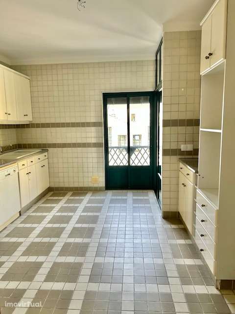 T2 com garagem  zona  Nobre da cidade. - Grande imagem: 5/12