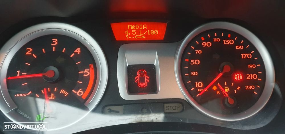 Renault Clio - 10