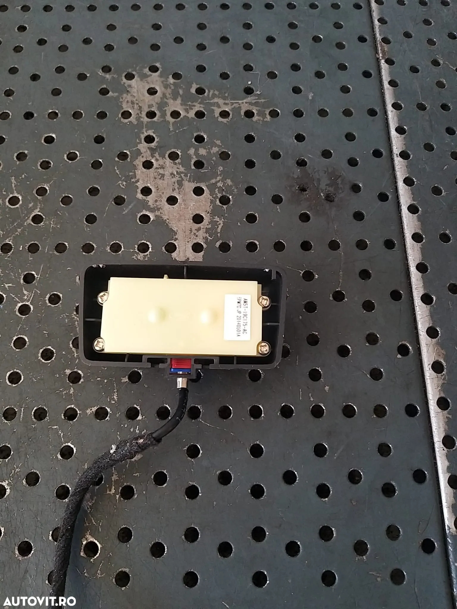 Modul antena gps ford kuga 2 dm 2 am5t19c175ac - 2