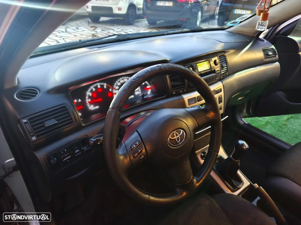 Toyota Corolla SW 1.4 D-4D AC - 8