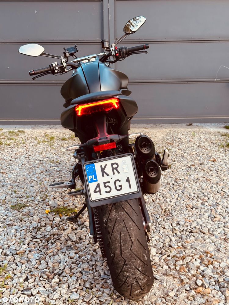 Ducati Monster - 17